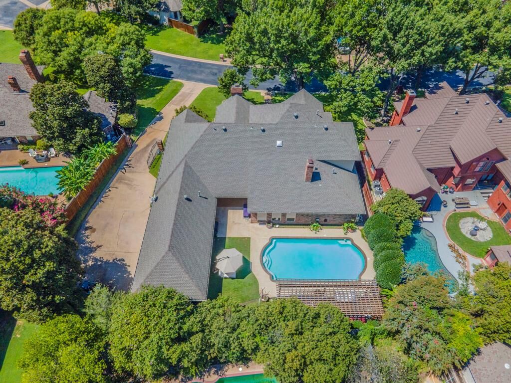 Property Photo:  2121 Bay Club Drive  TX 76013 