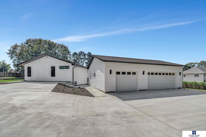 Property Photo:  2505 S 70th Street  NE 68506 