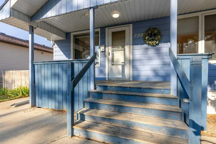 Property Photo:  730 12A Street N  AB T1H 2K3 