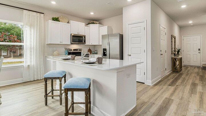 Property Photo:  2475 Cliff Hollow Cir  FL 32563 