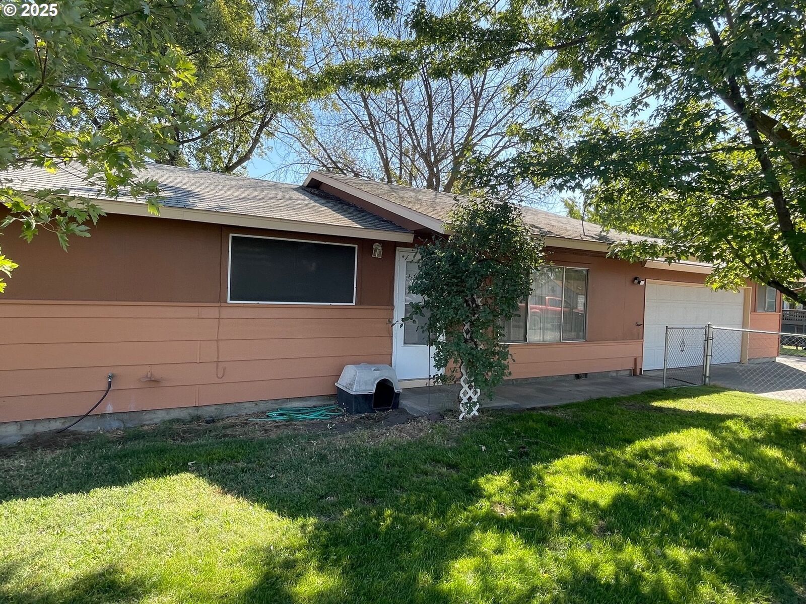 Property Photo: 490 NW 3rd St OR 97838