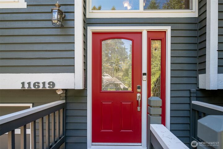 Property Photo:  11619 NE 97th Street  WA 98033 