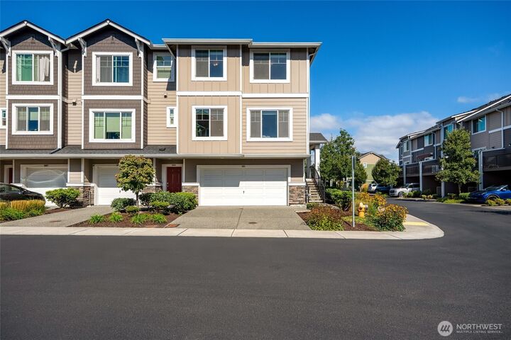 Property Photo:  3011  35th Street  WA 98201 