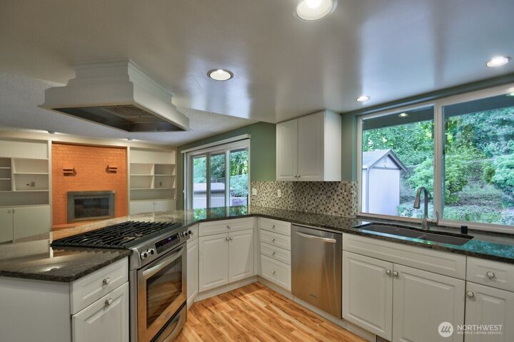 Property Photo:  4613  7th Avenue NE  WA 98516 