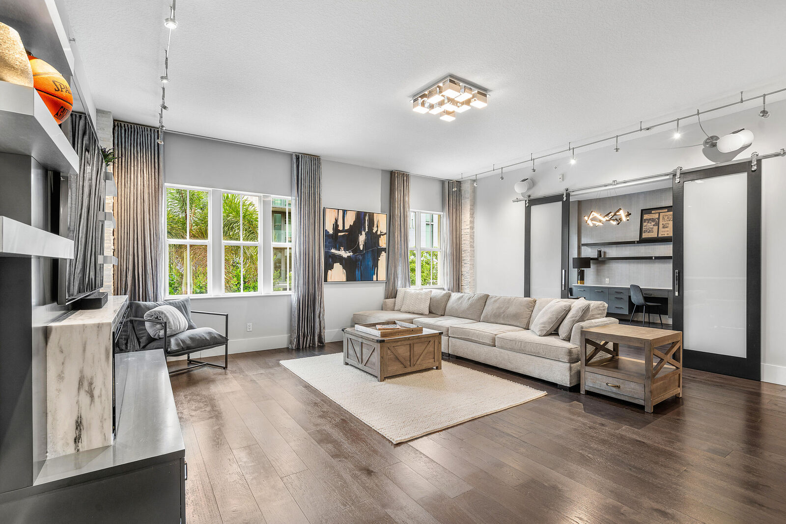 Property Photo:  200 NE 2nd Avenue 207  FL 33444 