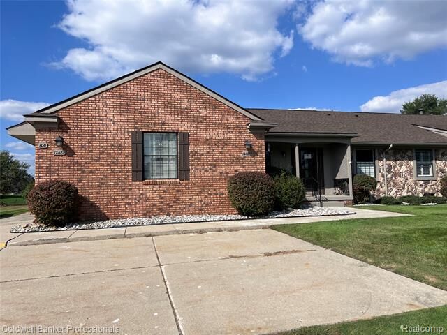 12485 Cambridge Boulevard 2  Green Oak Twp MI 48178 photo