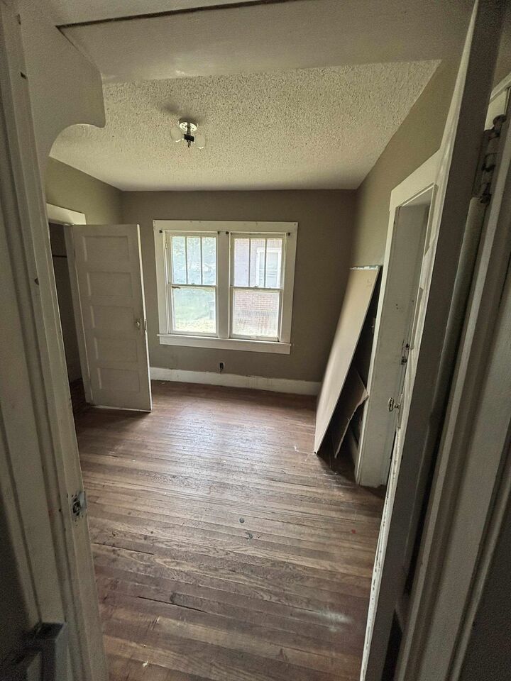 Property Photo:  338 N Piatt Ave  KS 67214-4313 