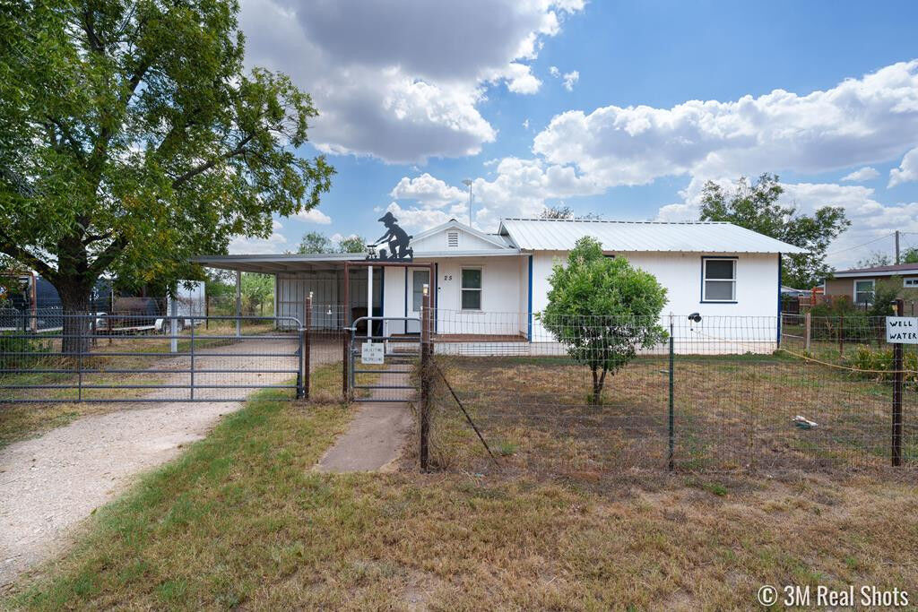 Property Photo:  25 E 41st Street  TX 76903 