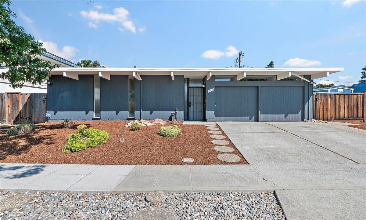 Property Photo:  1140 Snowberry Court  CA 94087 