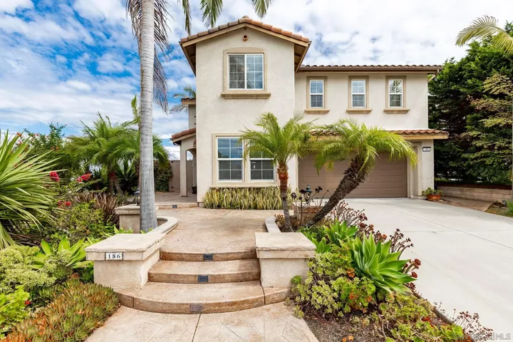 Property Photo:  186 Ridge View Way  CA 92057 