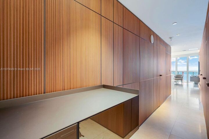 Property Photo: 465 Brickell Ave 4801 FL 33131