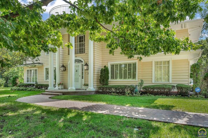 Property Photo: 2 SW Westboro Pl KS 66604