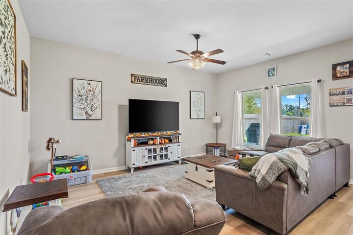 Property Photo: 1507 Bowen Road LA 70611