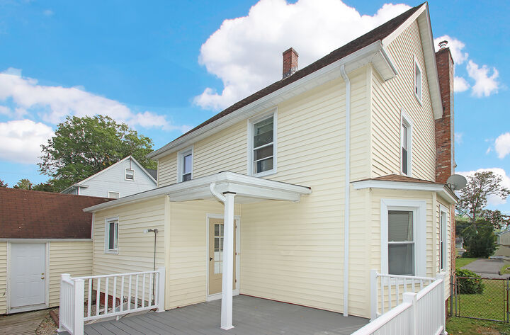 Property Photo:  24 Harrington Street  CT 06451 