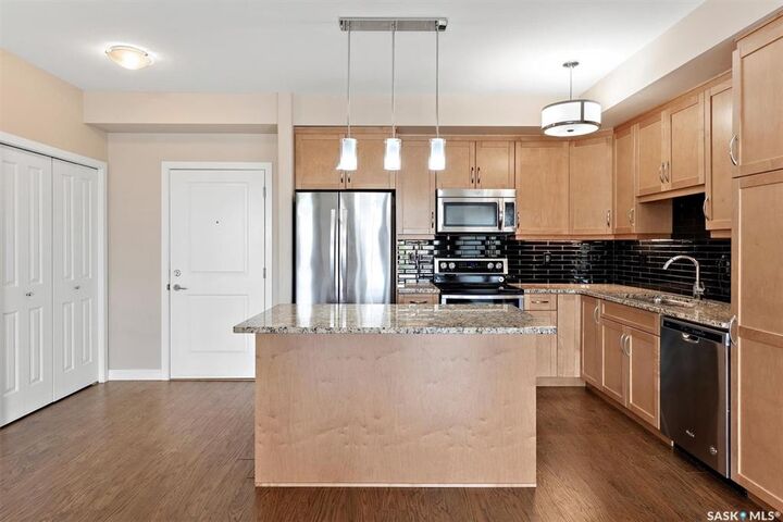 Property Photo:  1015 Moss Avenue 308  SK S7H 4J3 