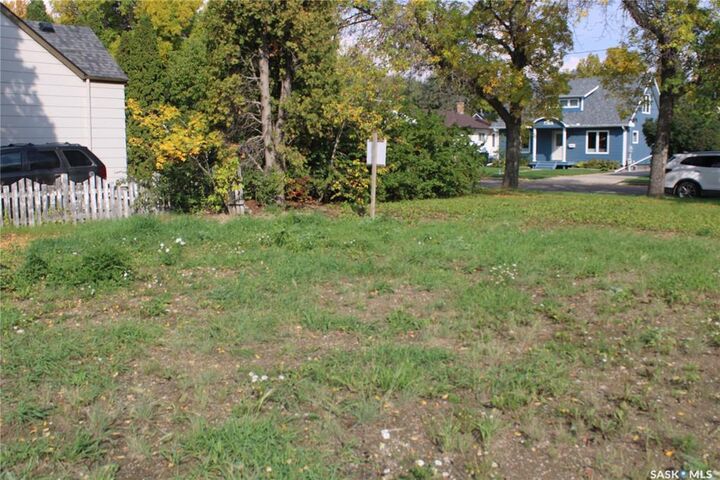 Property Photo:  258 Betts Avenue  SK S3N 3X8 