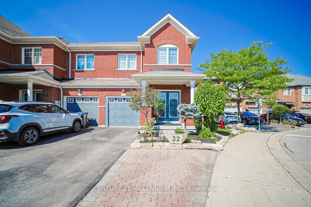 Property Photo:  32 Davenhill Road  ON L6P 3E1 