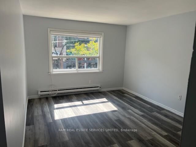 Property Photo:  564 Queen Street W #1 Front  ON M5V 2B5 