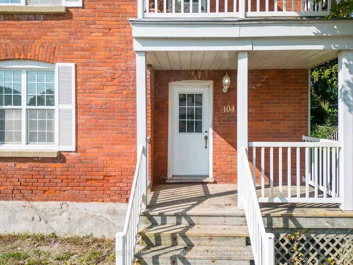 Property Photo:  104 Sykes Street S  ON N4L 1W9 