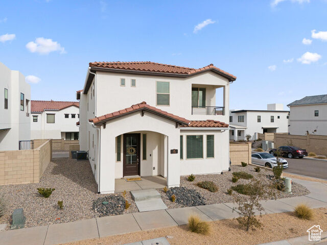 Property Photo: 776 W Scarlet Dr UT 84790