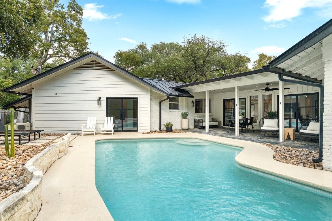 Property Photo:  4113 Circletree Loop  TX 78731 