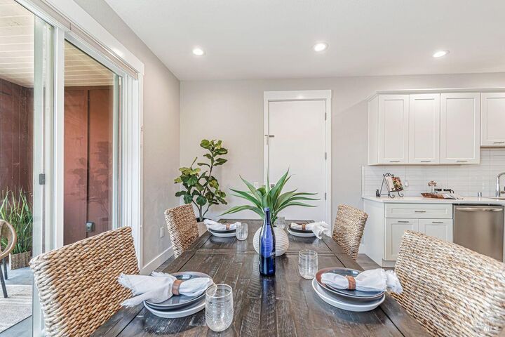 Property Photo:  2662 Franz Kafka Avenue  CA 95404 