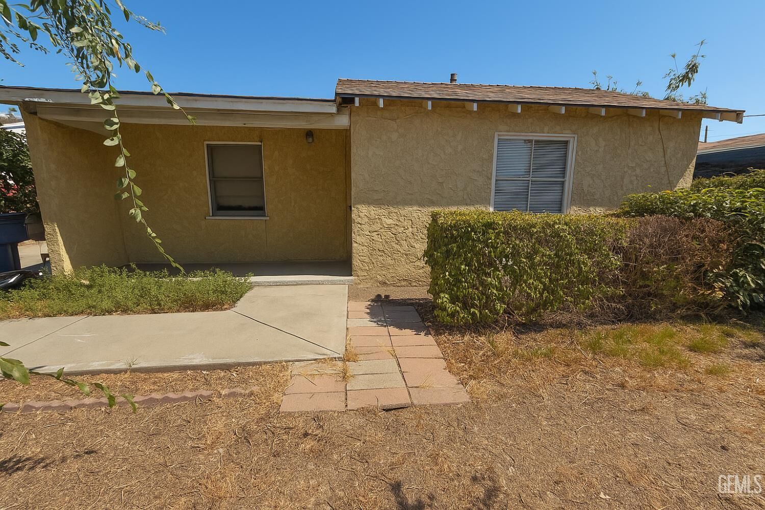 Property Photo:  11030 De Garmo Avenue  CA 91331 
