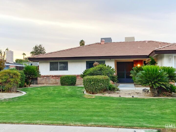 Property Photo:  7000 Setter Court  CA 93309 