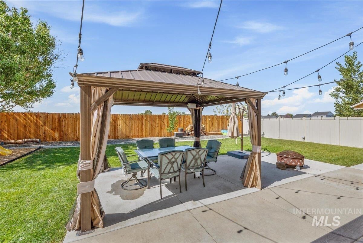 Property Photo: 2915 S Nephrite Way ID 83642-3165