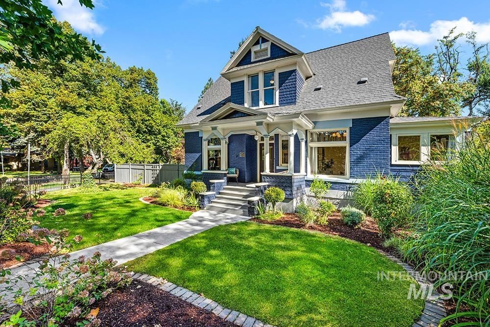 Property Photo:  924 W Fort St  ID 83702 