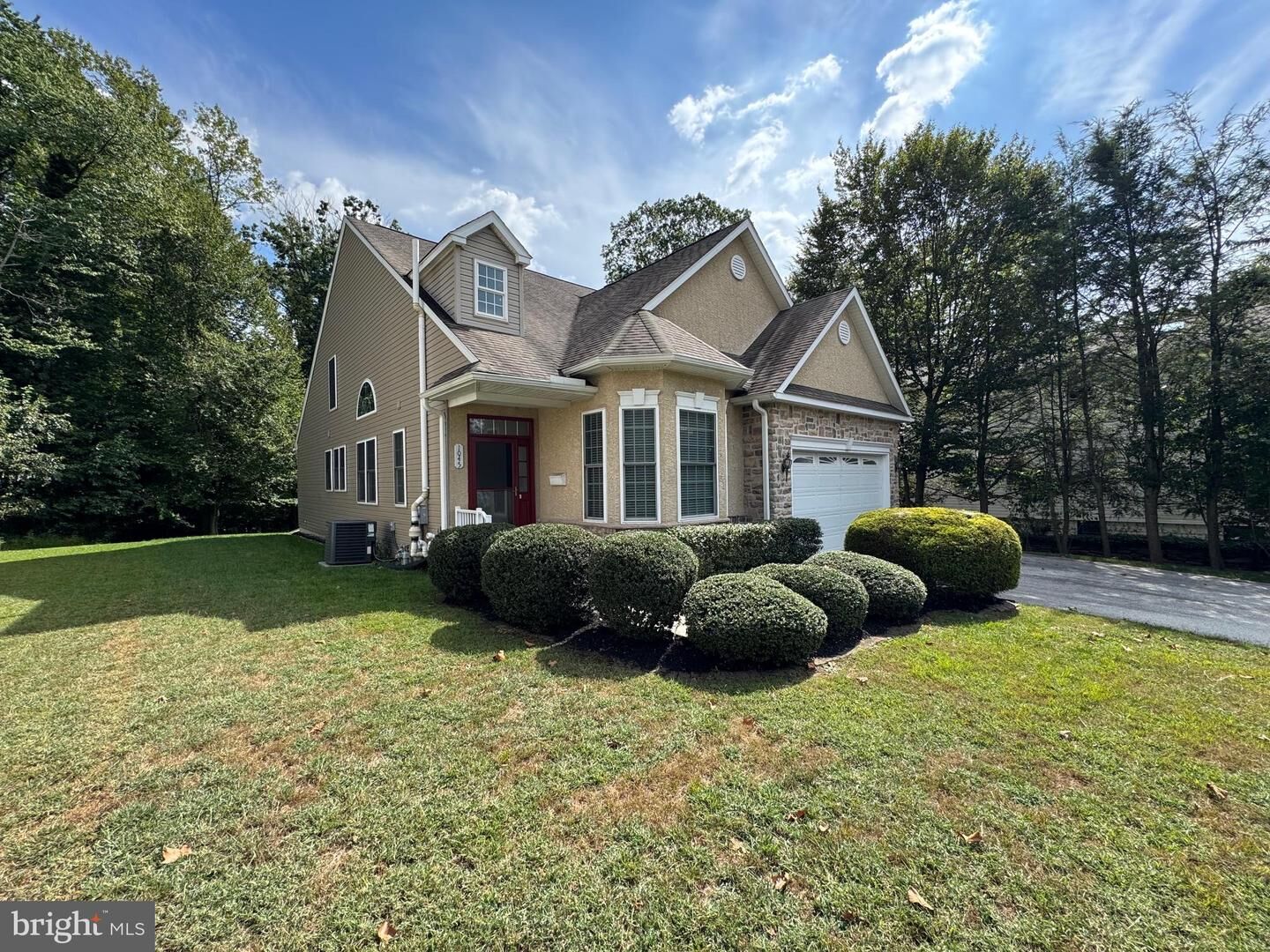 Property Photo: 1045 West Avenue PA 19064