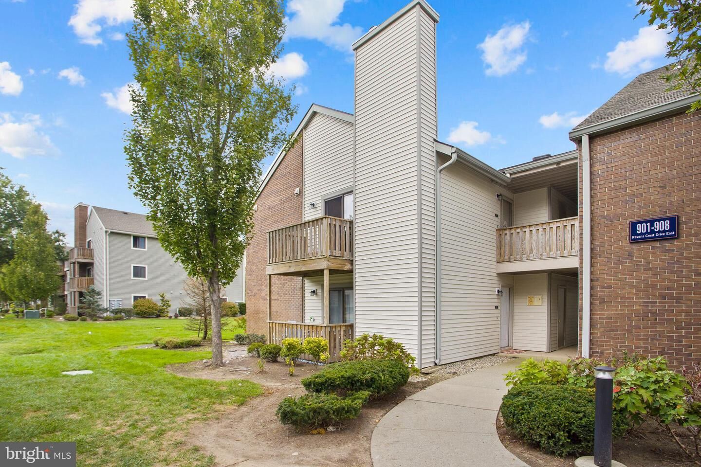 Property Photo:  902 Ravens Crest Drive  NJ 08536 