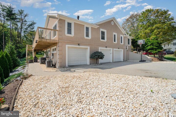 Property Photo:  2717 Laurel Street Street  PA 17055 