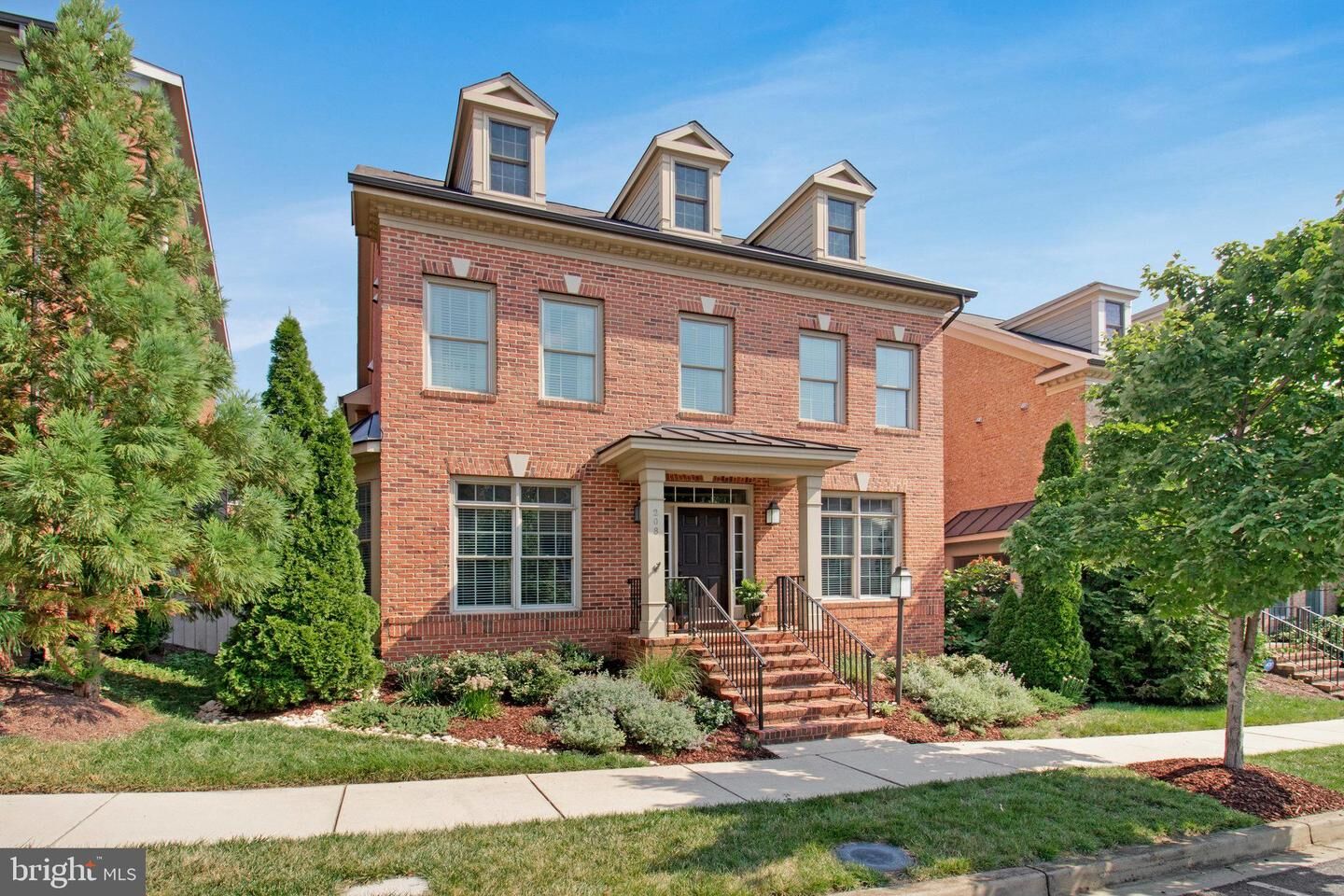 Property Photo:  208 Beacon Place NE  DC 20011 