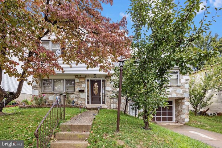 9810 Bridle Road  Philadelphia PA 19115 photo