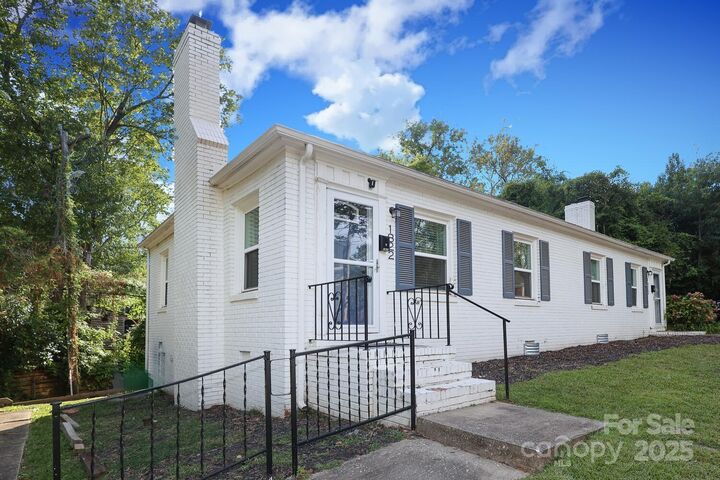 1820 Kensington Drive  Charlotte NC 28205 photo