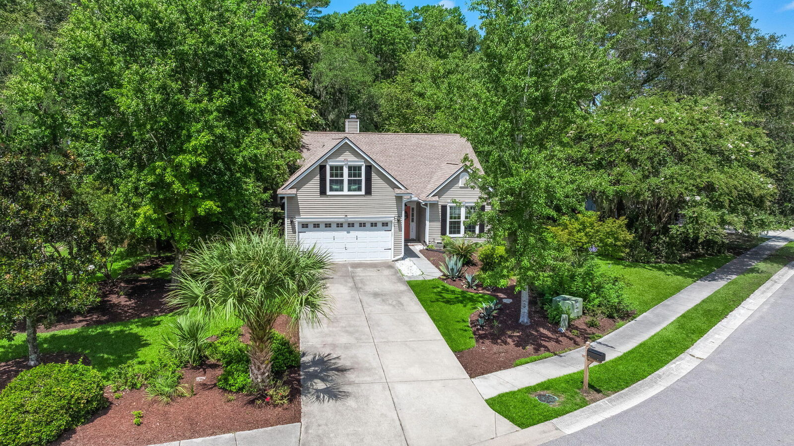 Property Photo:  124 Oakbluff Road  SC 29485 