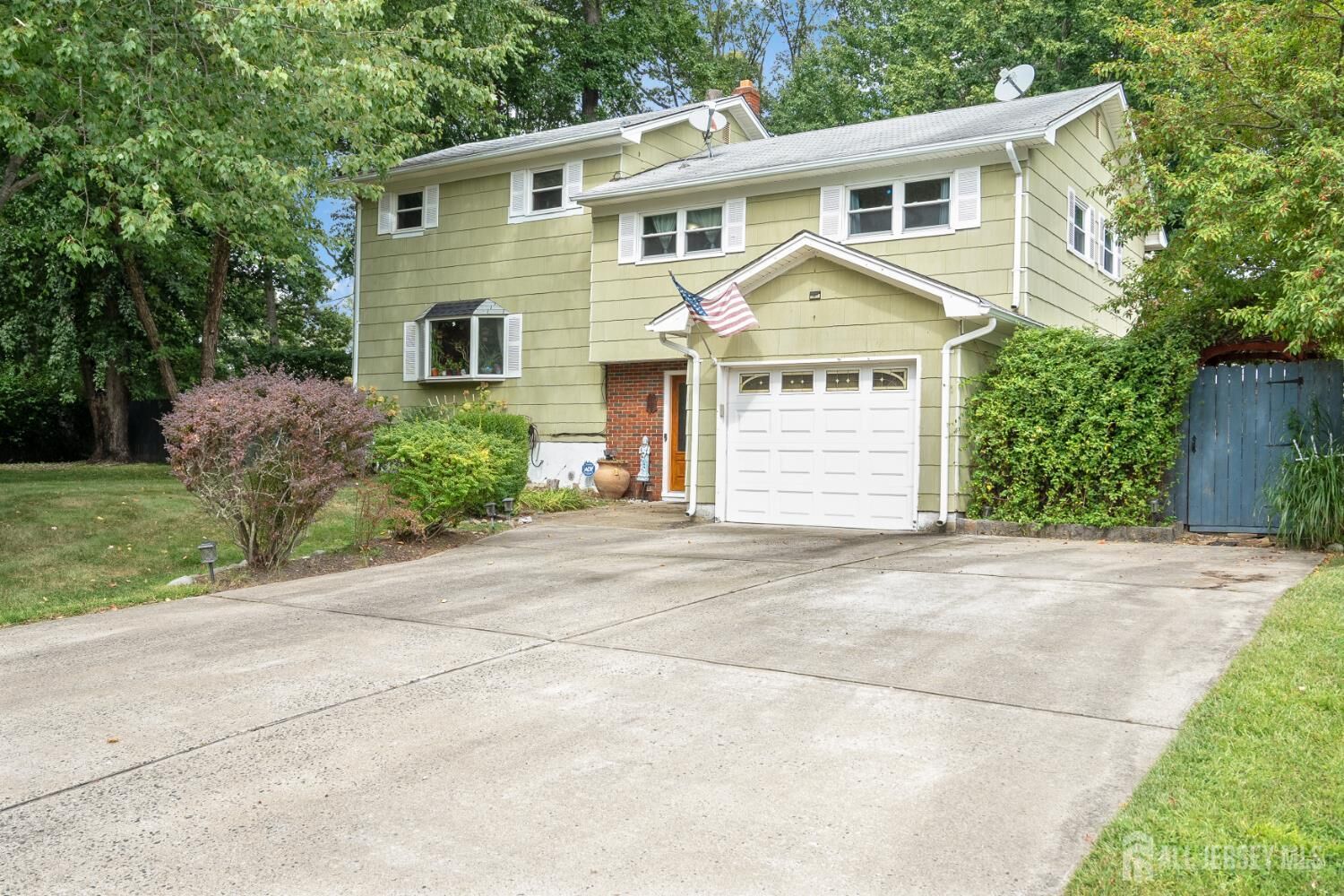 Property Photo:  17 David Drive  NJ 08902 