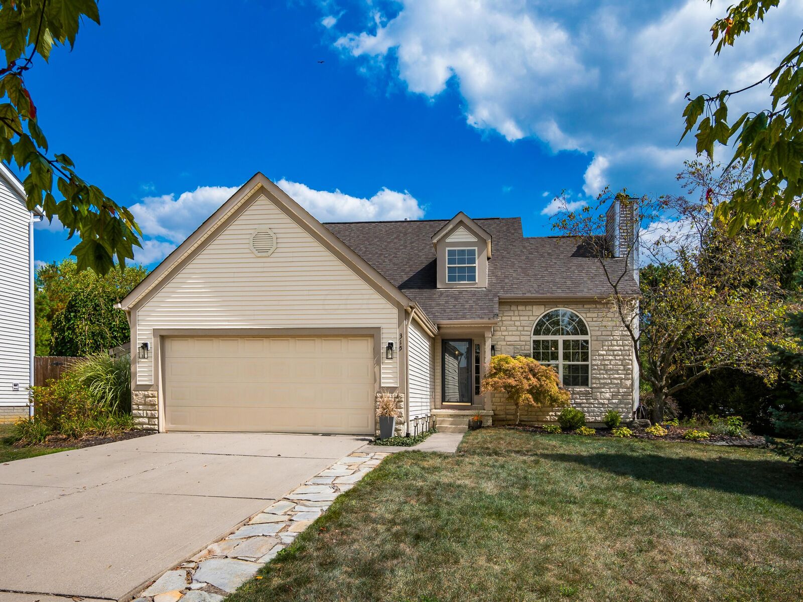 Property Photo:  315 Cottage Grove Circle  OH 43062 