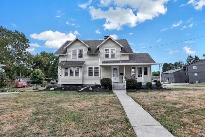 Property Photo: 915 W Main Street OH 43055