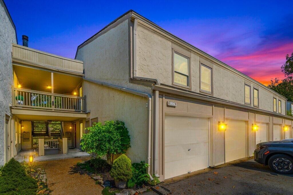 Property Photo:  1214 Lake Shore Drive  OH 43204 