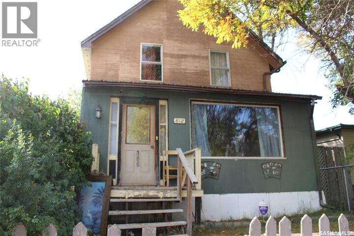Property Photo:  812 Cartier Avenue  SK S6H 1M1 