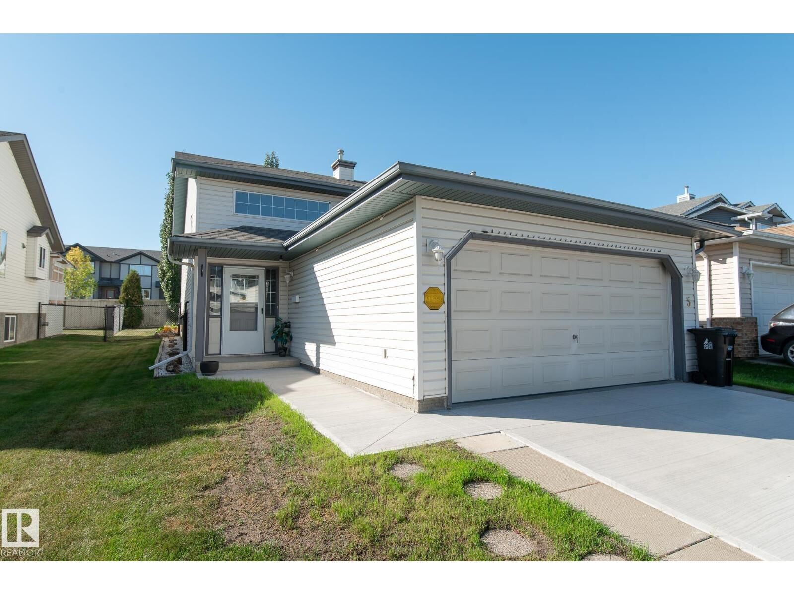 Property Photo:  5 Langley Cr  AB T7X 4A7 
