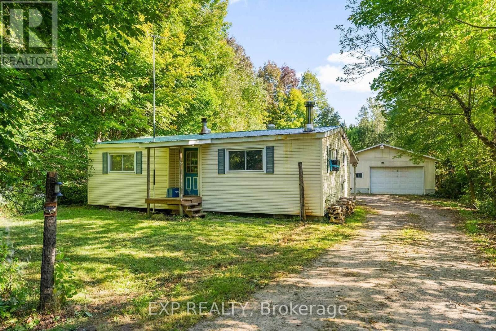 Property Photo: 1698 Pucker Street ON K7V 3Z9