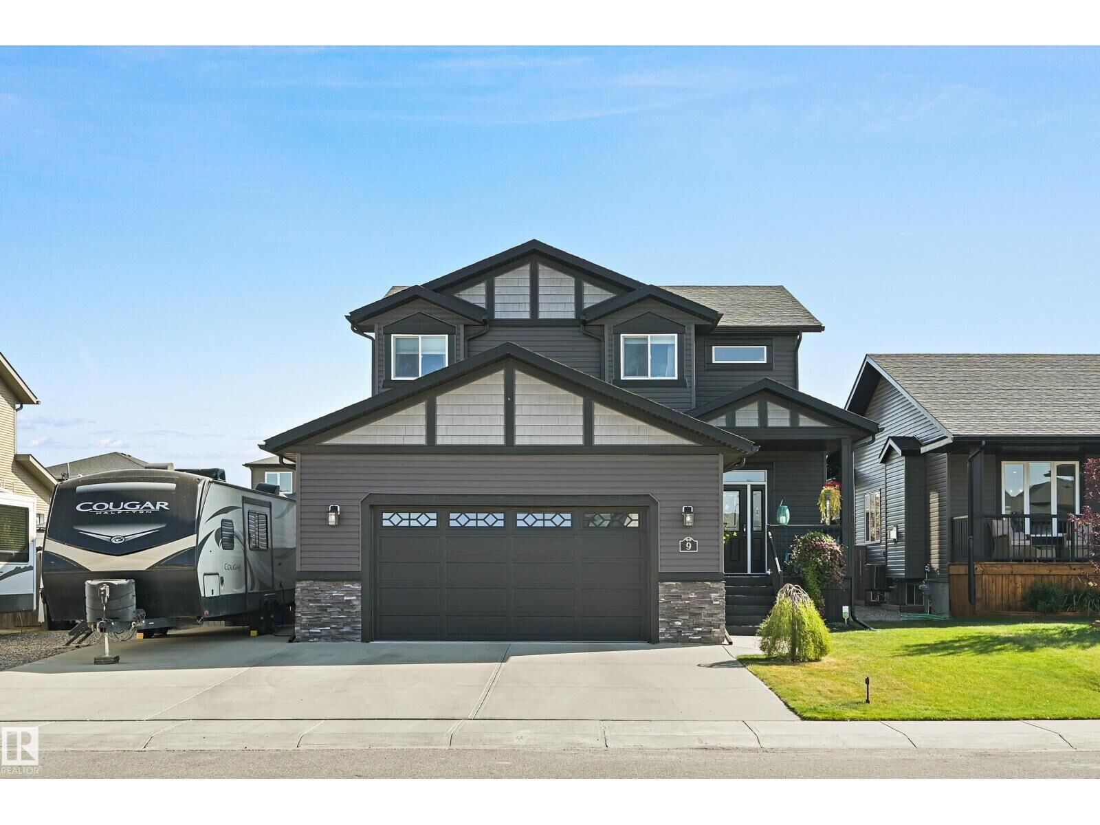 Property Photo: 9 Viceroy Cr AB T4H 0C4