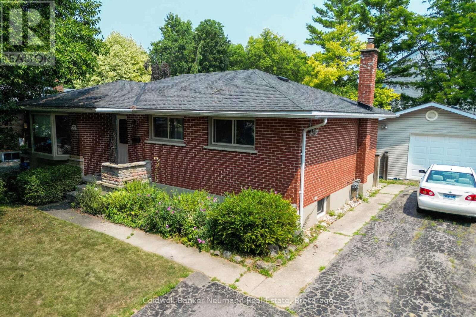 Property Photo: 27 Julia Drive Upper ON N1H 5V9