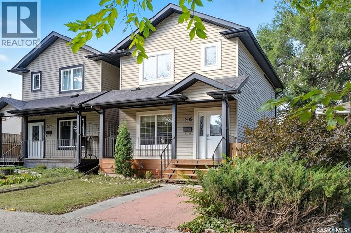 Property Photo: 205 Taylor Street W SK S7M 0C4