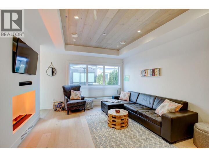 Property Photo: 1308 Richter Street 102 BC V1Y 2L3