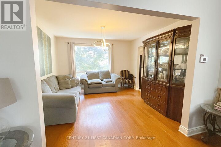 Property Photo:  46 Comox Court  ON N6K 3K9 