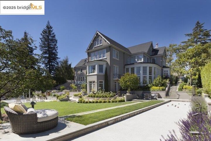 Property Photo:  44 Farragut Ave  CA 94610